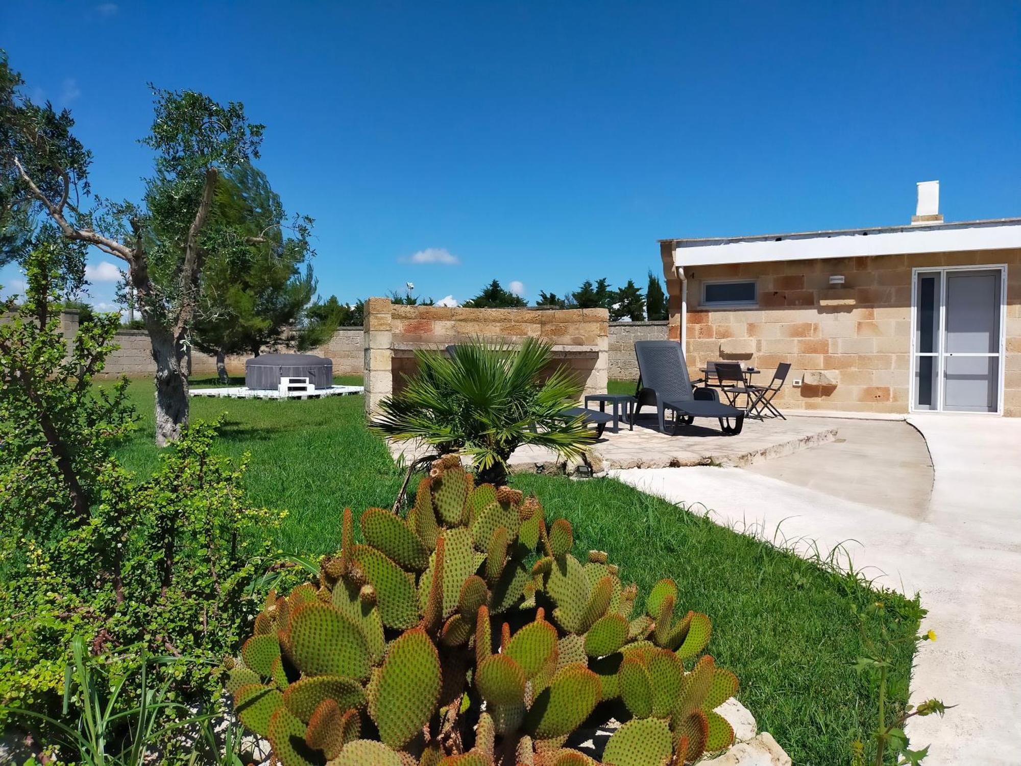 Il Giardino Deluxe Villa Lizzanello Exterior photo